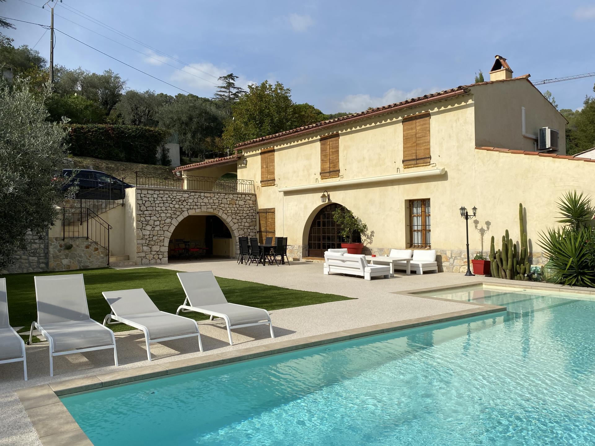 Plage de piscine maison AIR BNB